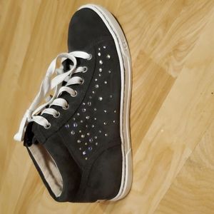 UGG Taylah Crystal Sneaker Size 7